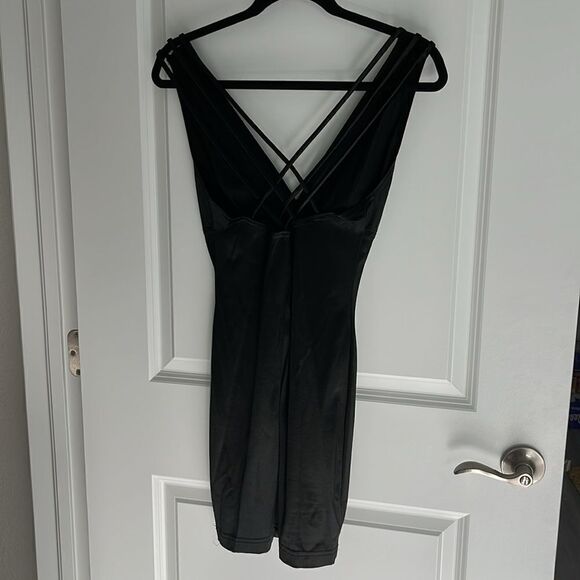 Tower Body-con Slip Style Crisscross Back Vintage Hollywood - Picture 6 of 8